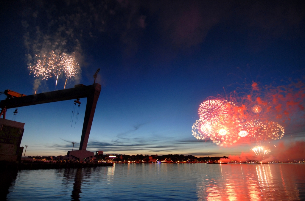 Kieler Woche: Evening trip to the final fireworks display